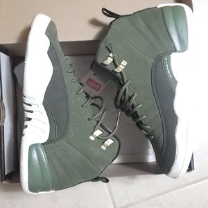 Olive jordan 12 6.5y